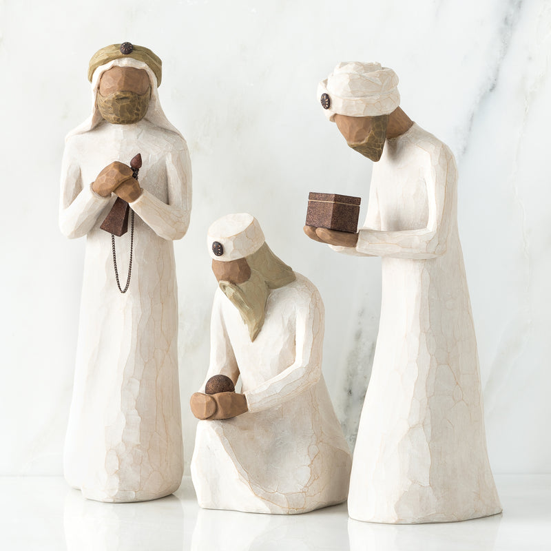 Willow Tree Nativity Starter Figures with The Three Wisemen Plus Metal Star Backdrop, 14-Piece Set