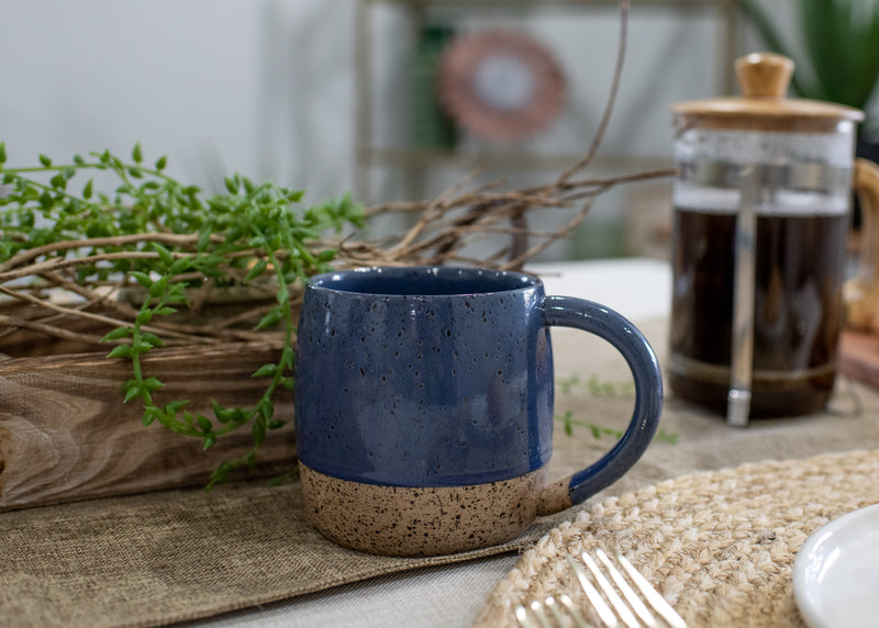 Elanze Designs Speckled Raw Bottom 17 ounce Ceramic Mug, Navy Blue