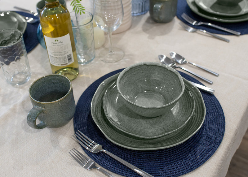 Elanze Designs Reactive Glaze Ceramic Stoneware Dinnerware 16 Piece Set - Service for 4, Ocean Teal Blue